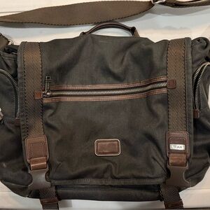 Tumor Mail Carrier Bag for laptop